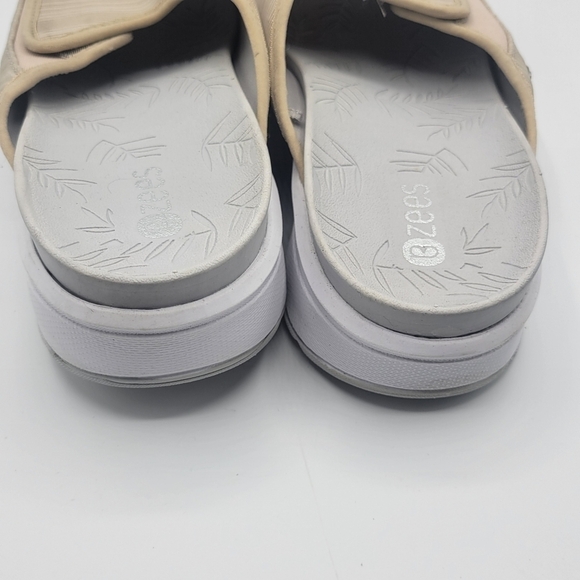 BZees slides with velcro size 9.5M - Picture 2 of 14